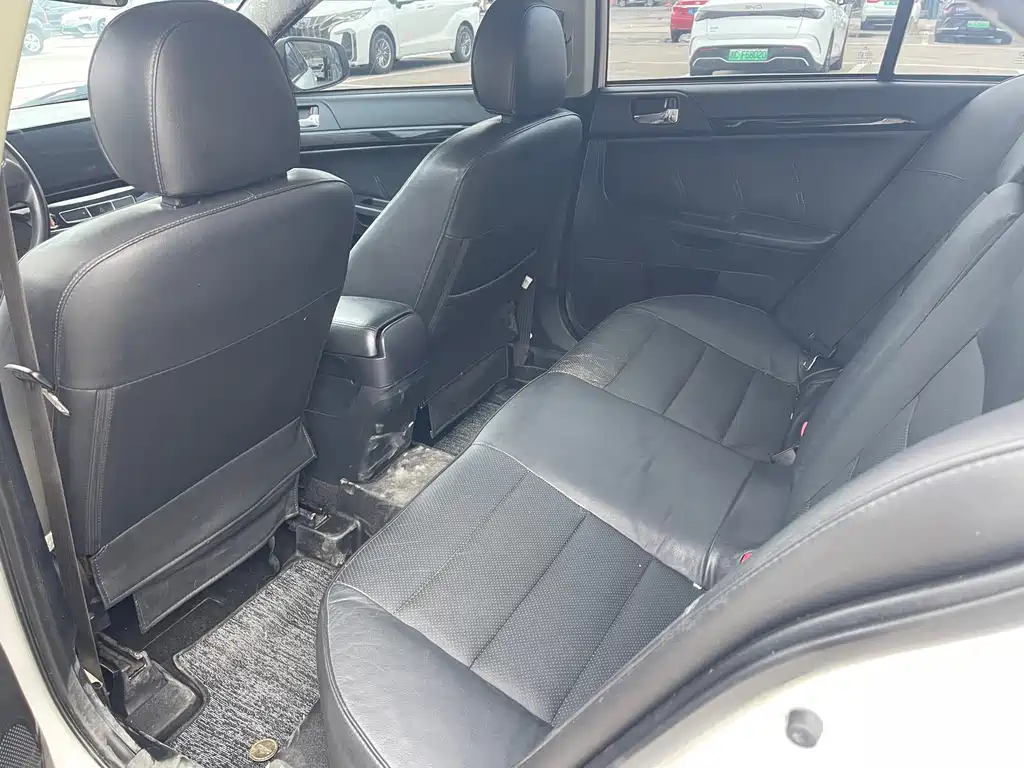 Mitsubishi Lancer EX — миниатюра 10