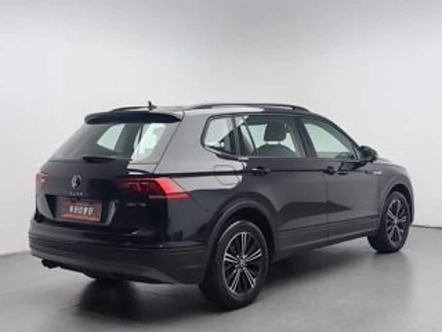 Volkswagen Tiguan L 1.4 л 2021 г. Чёрный, пробег 28700 км
