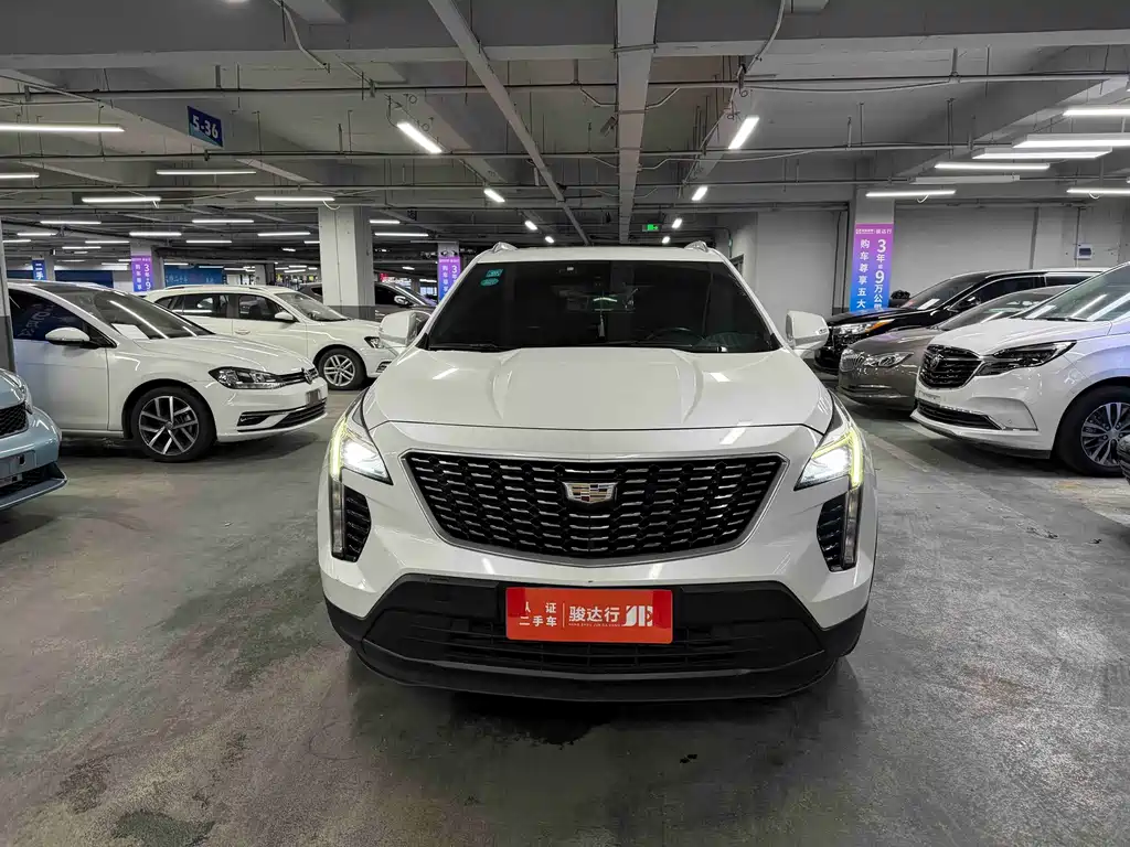 CADILLAC XT4