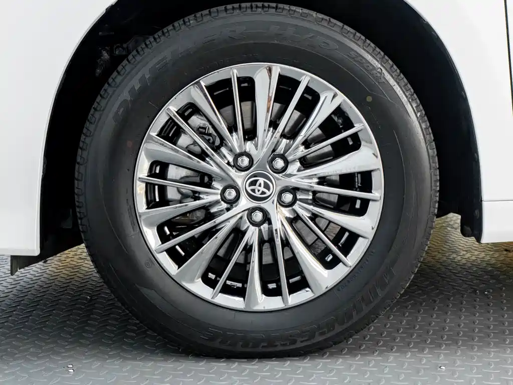 Toyota Vellfire — миниатюра 10