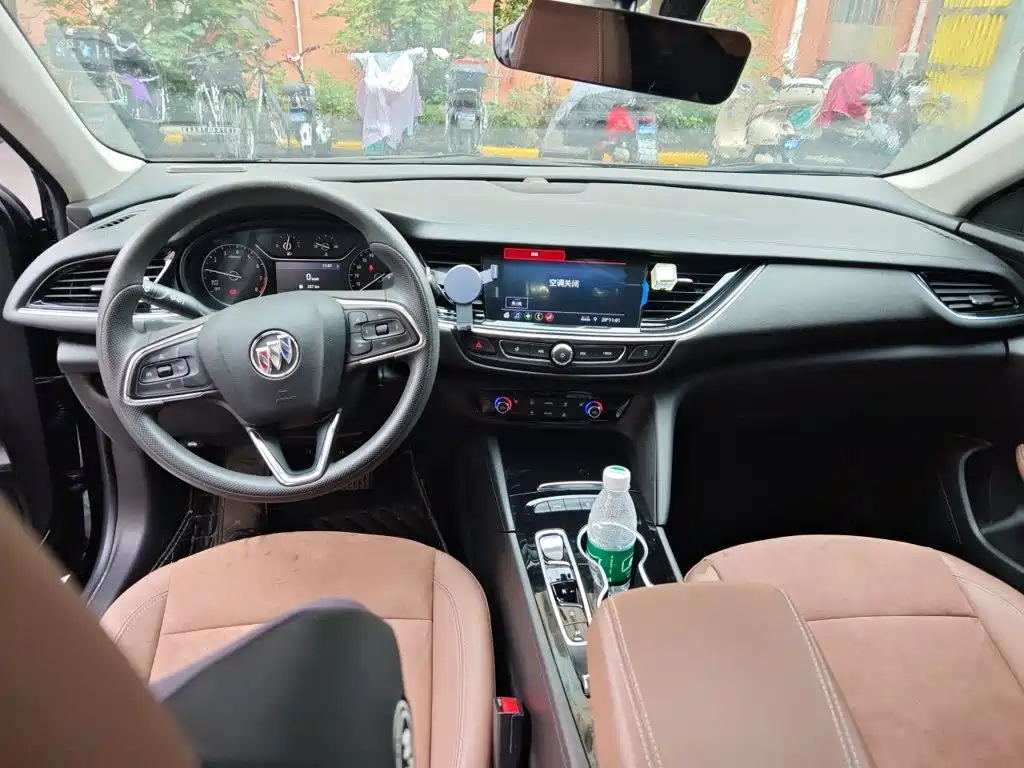 Buick Regal — миниатюра 10
