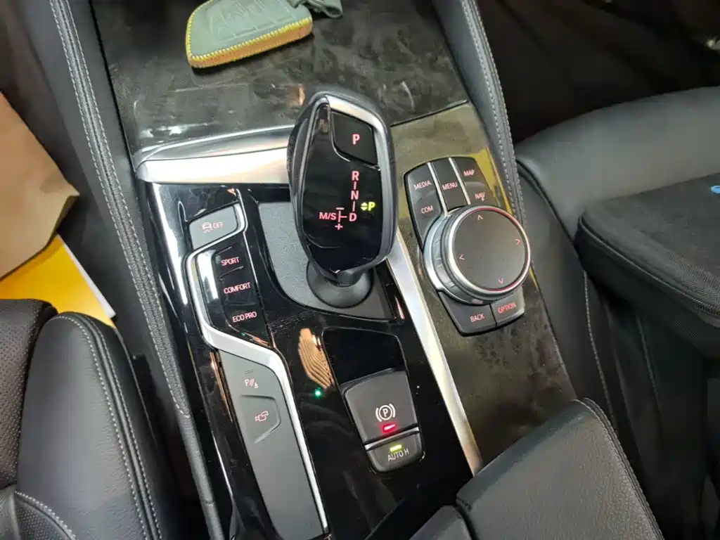 BMW 5 Series — миниатюра 14
