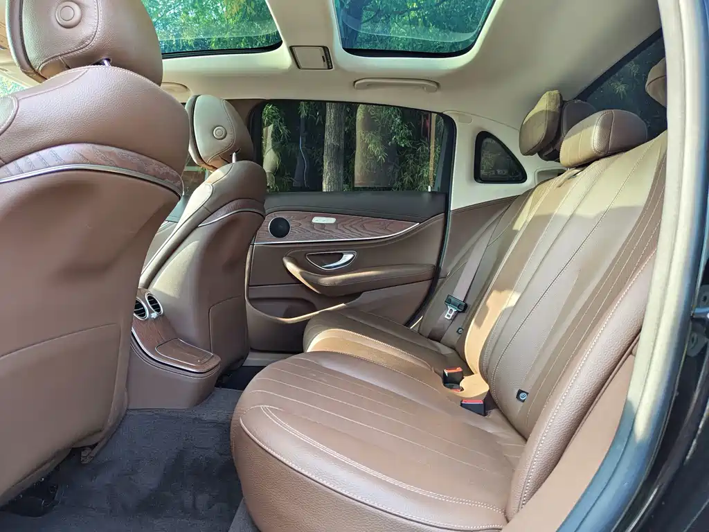 Mercedes-Benz E-Class — миниатюра 23