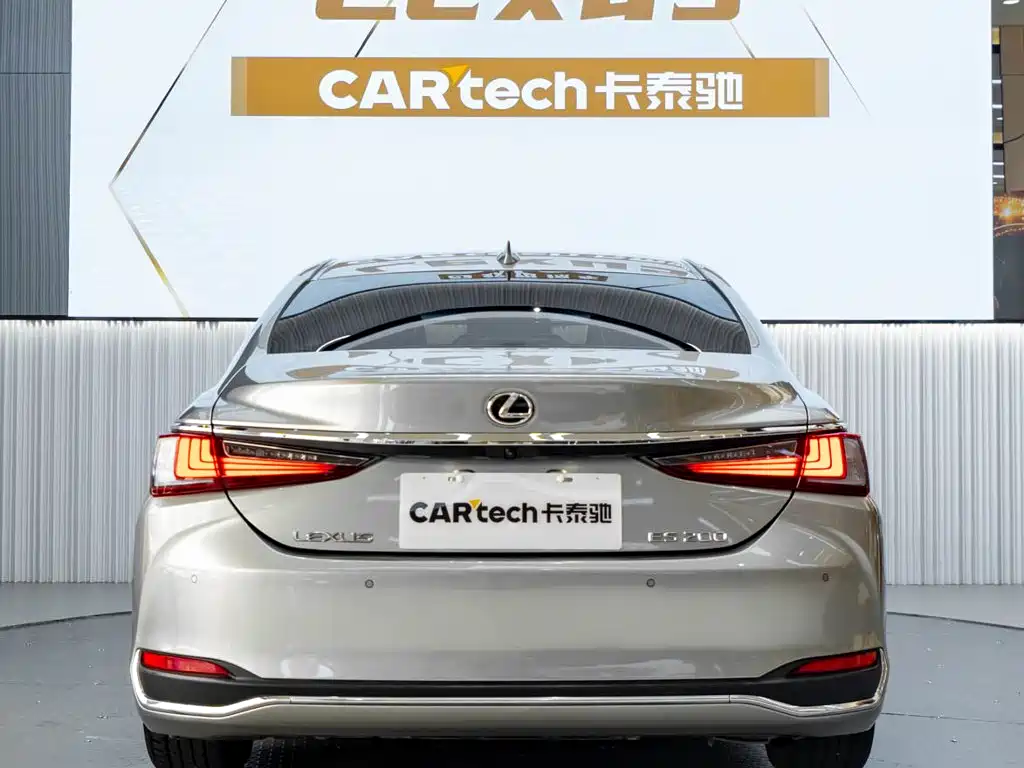 Lexus ES — миниатюра 5