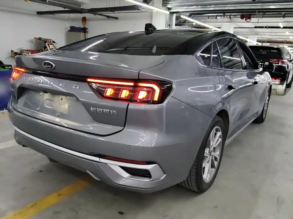 Ford Mondeo — миниатюра 7