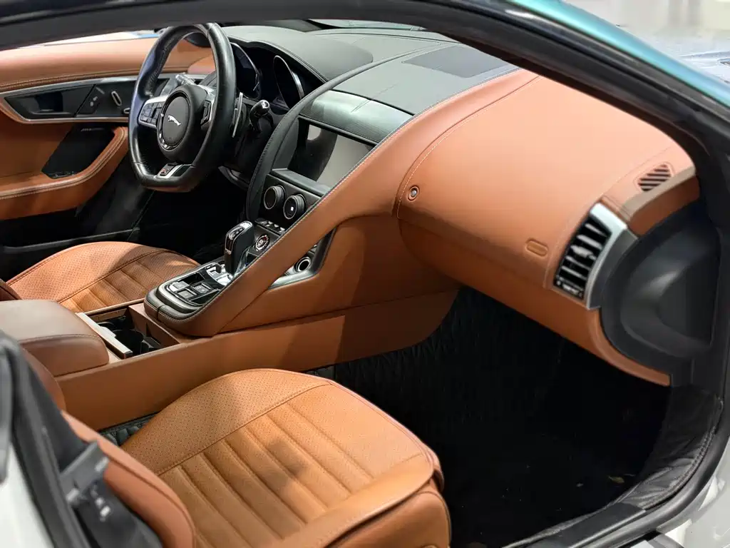 Jaguar F-TYPE — миниатюра 6