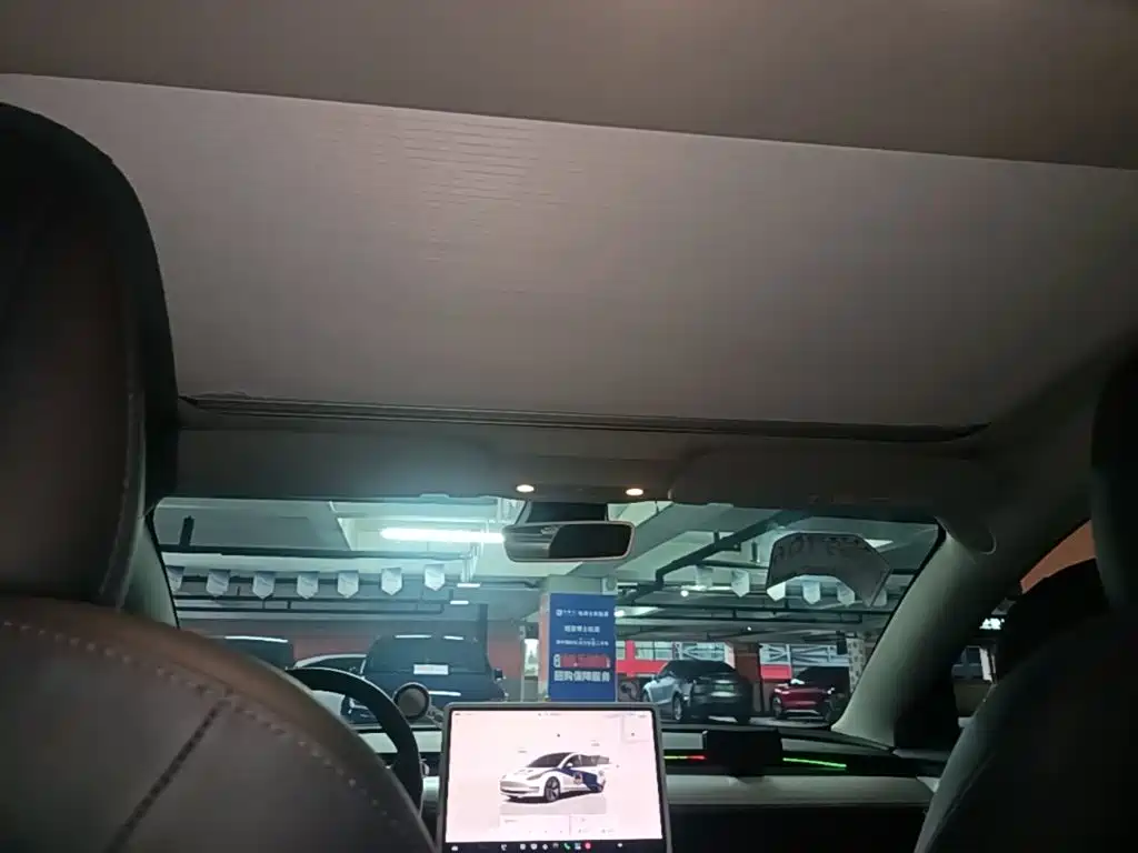 Tesla Model 3 — миниатюра 18