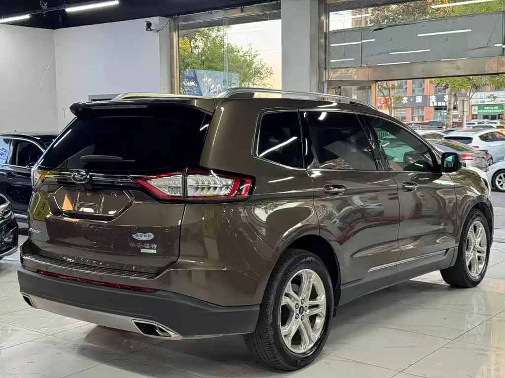 Ford Edge — миниатюра 6
