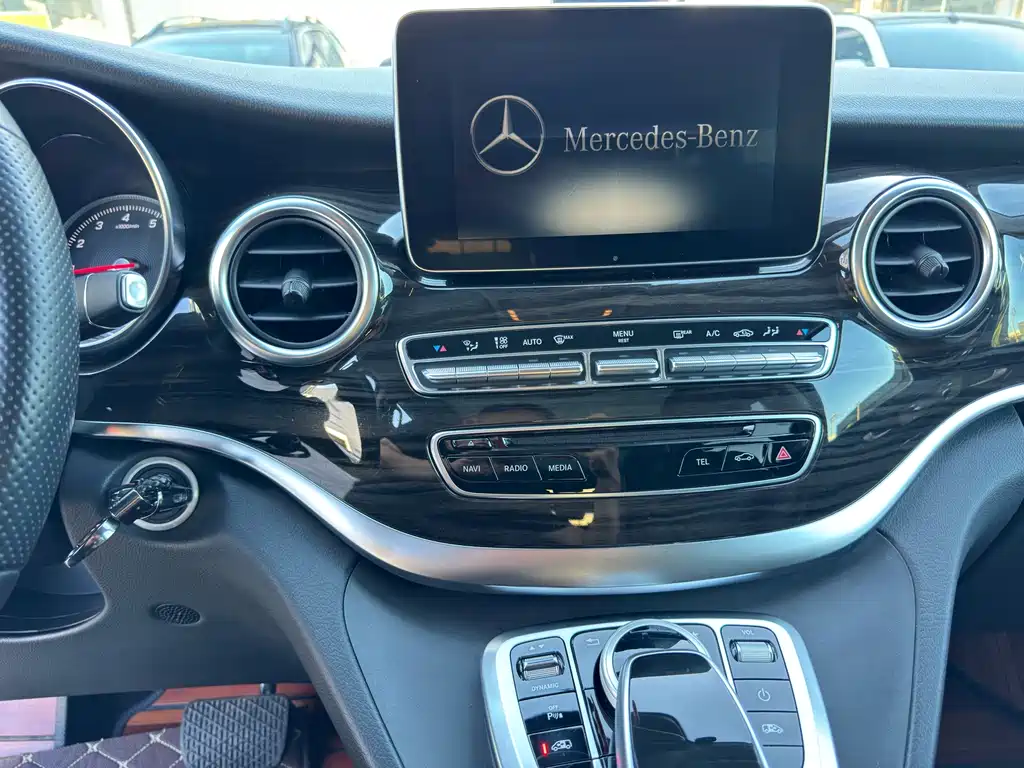 Mercedes-Benz V-Class — миниатюра 16