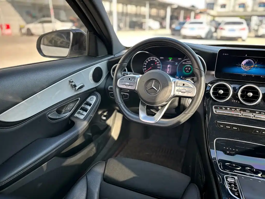 Mercedes-Benz C-Class — миниатюра 13