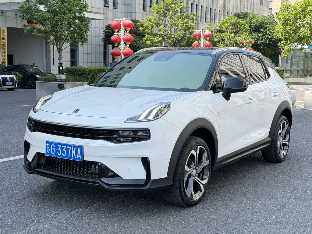Купить Lynk & Co 06