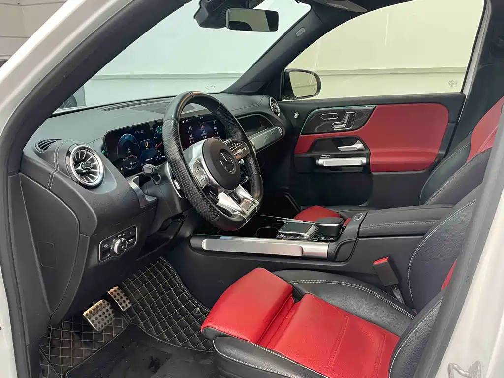 MERCEDES-BENZ GLB AMG