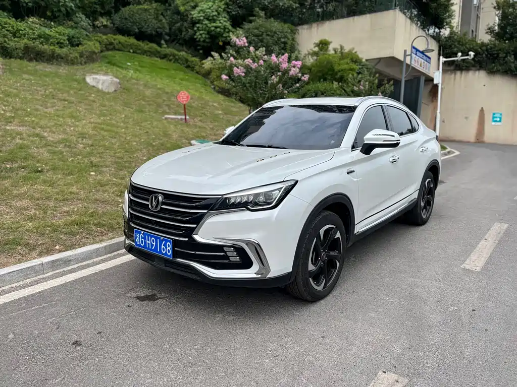 CHANGAN  CS85 COUPE