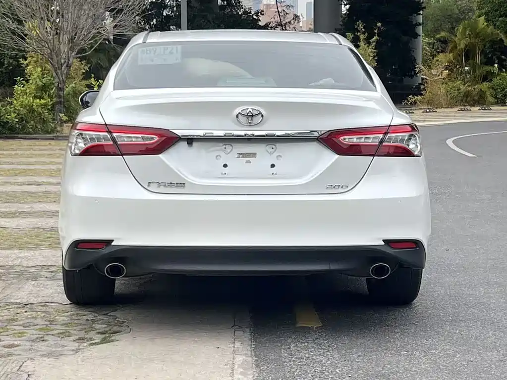 TOYOTA CAMRY