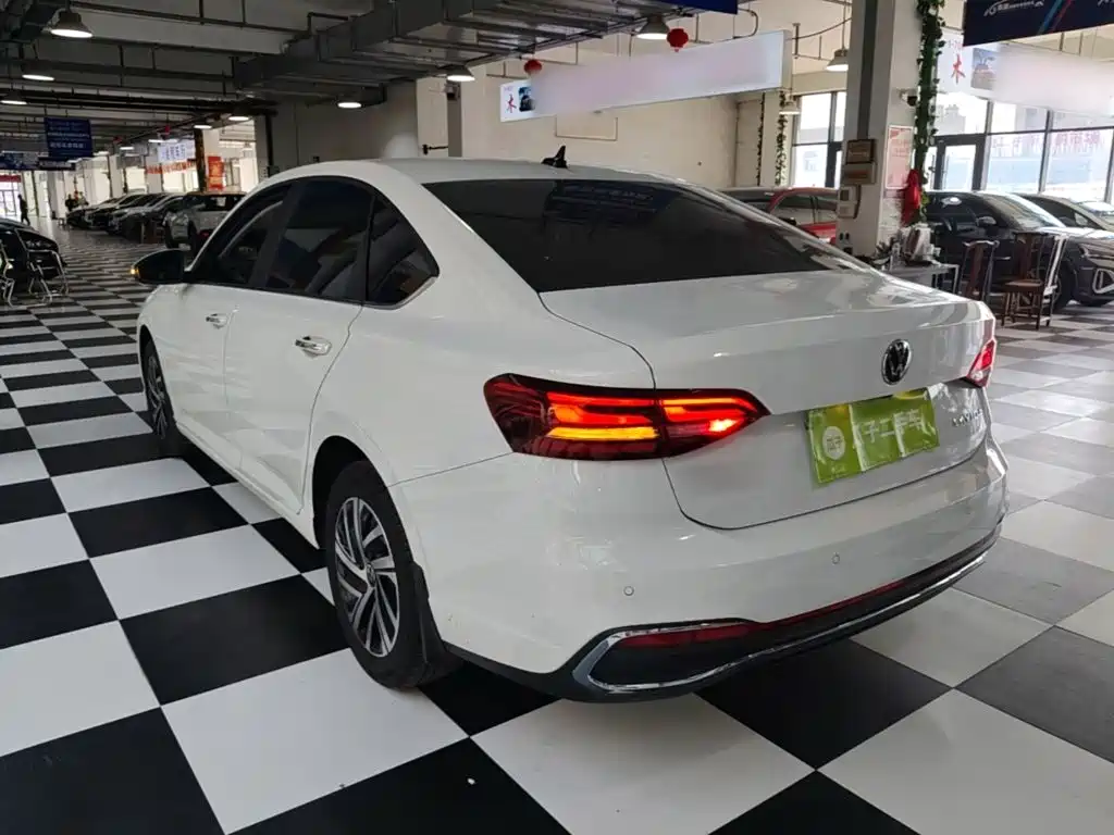 Volkswagen Lavida — миниатюра 5