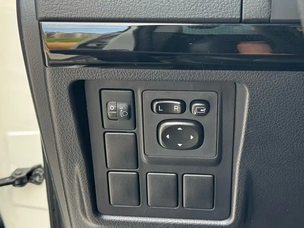 Toyota Prado — миниатюра 15