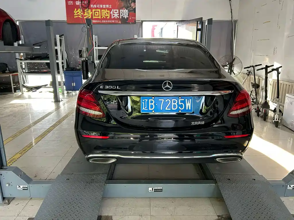 Mercedes-Benz E-Class — миниатюра 7