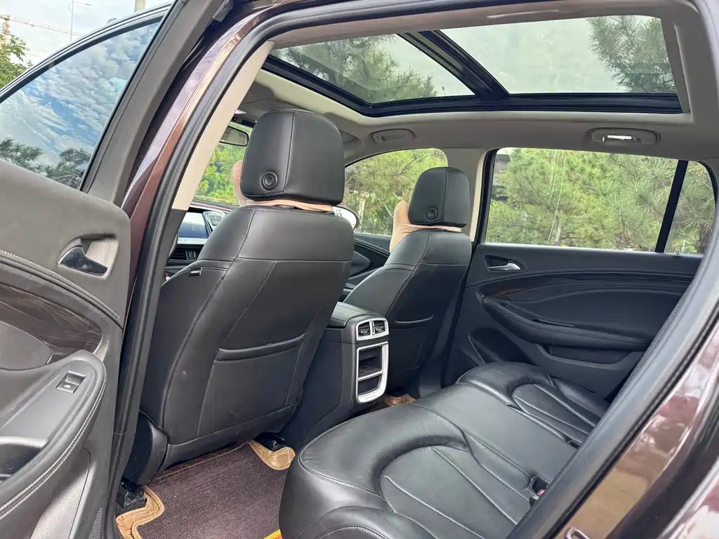 Buick Envision Plus — миниатюра 5