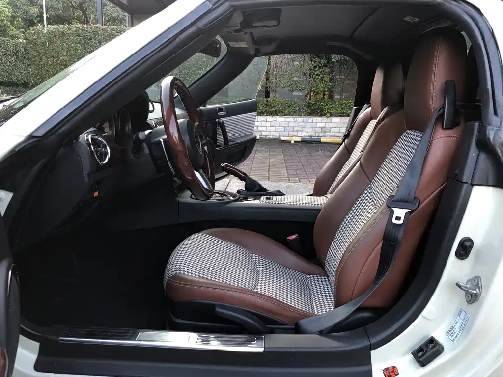 Mazda MX-5 — миниатюра 9