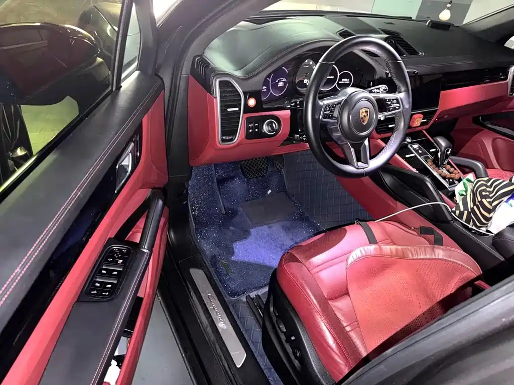 Porsche Cayenne — миниатюра 3