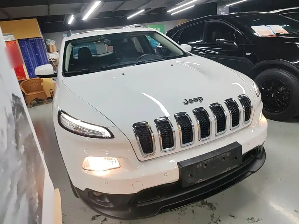 Jeep Cherokee — миниатюра 4