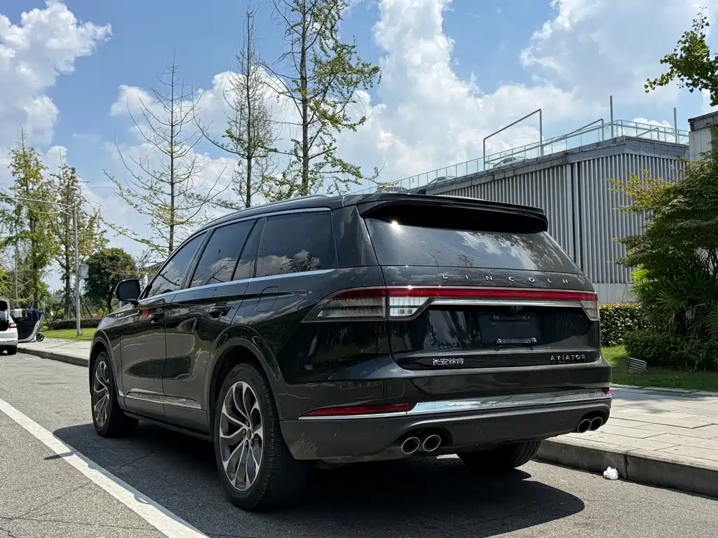 Lincoln Aviator — миниатюра 9