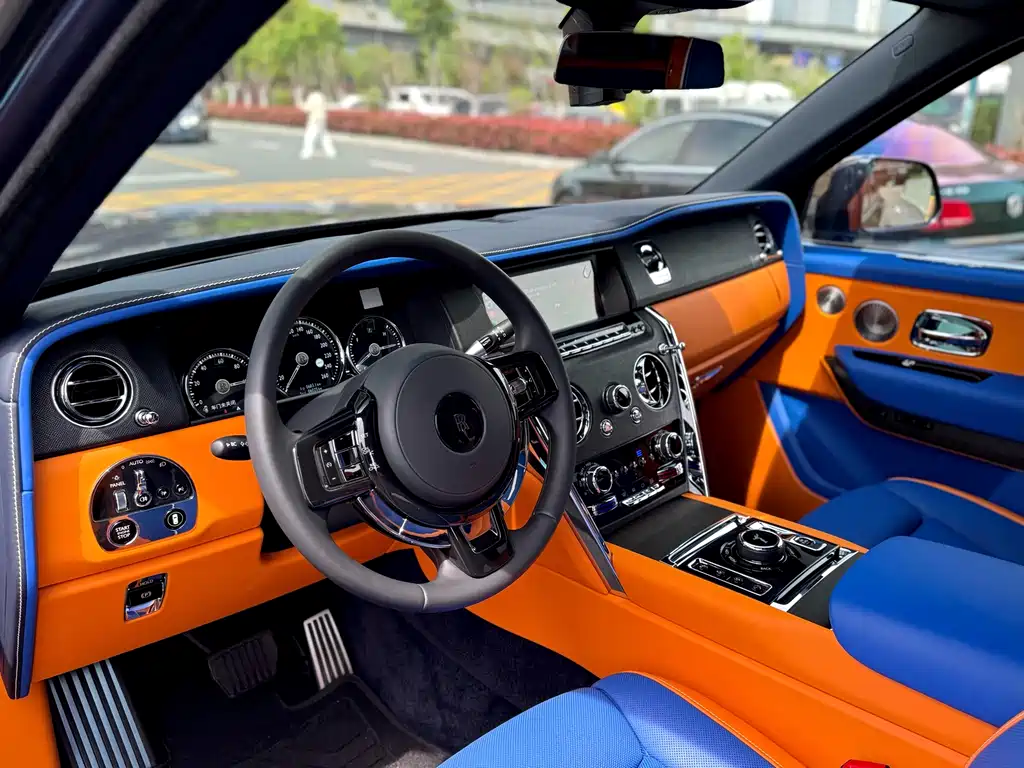 Rolls-Royce Cullinan 2018 мест