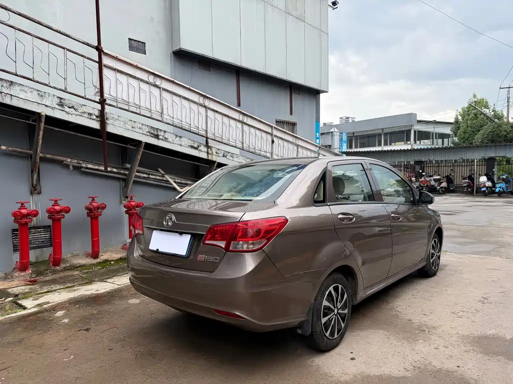 BAIC E-Series — миниатюра 7