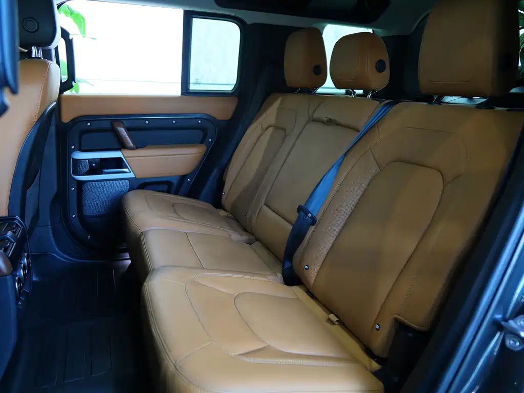 Land Rover Defender — миниатюра 19
