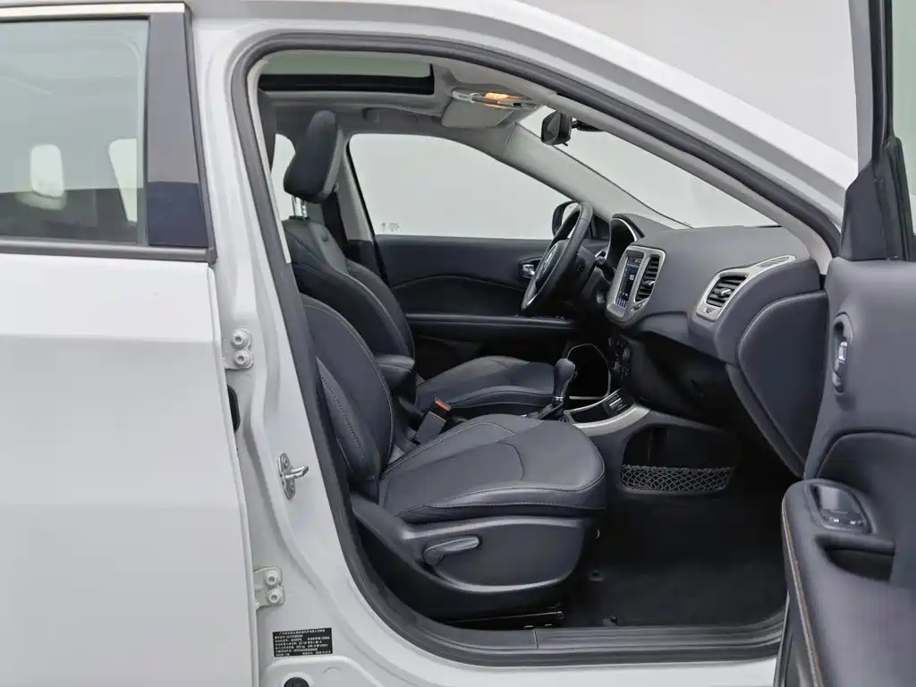 Jeep Compass — миниатюра 23