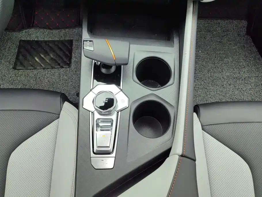 Changan UNI-V iDD — миниатюра 16