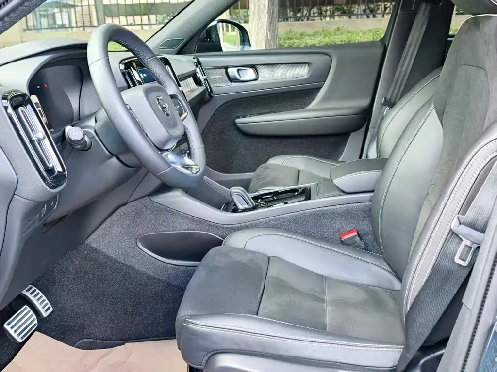 Volvo XC40 NEV — миниатюра 8