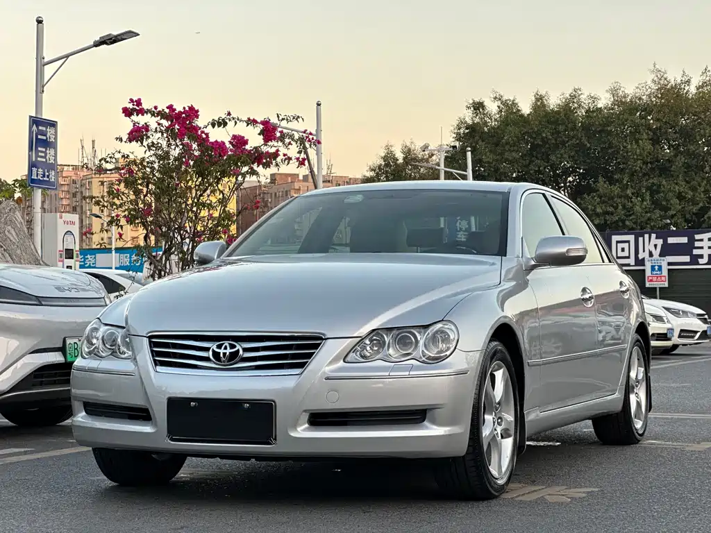 Toyota Reiz
