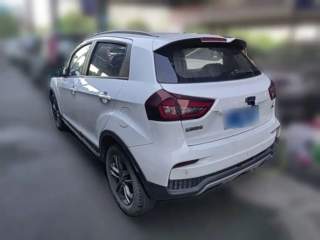 Geely Vision X3 — миниатюра 7