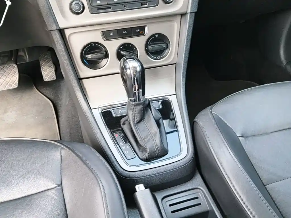 Volkswagen Lavida — миниатюра 14