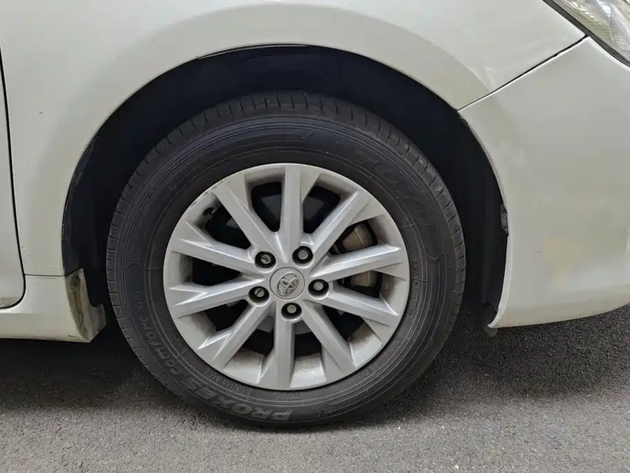 Toyota Camry — миниатюра 6