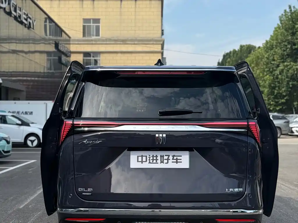 Buick GL8 Hybrid — миниатюра 10