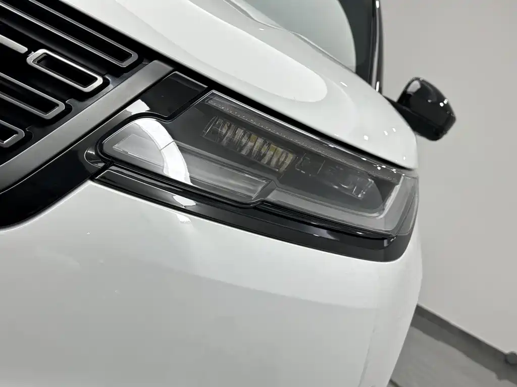 Land Rover Velar — миниатюра 19
