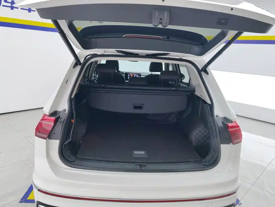 Volkswagen Tiguan L — миниатюра 4