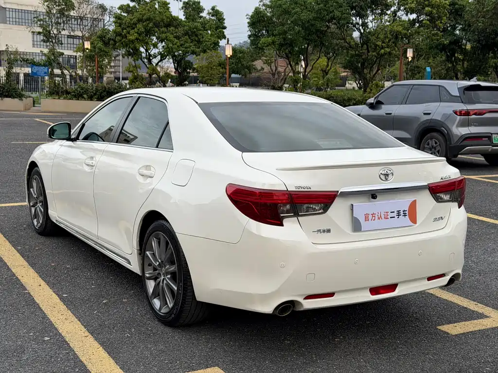 Toyota Reiz 2013 2.5V
