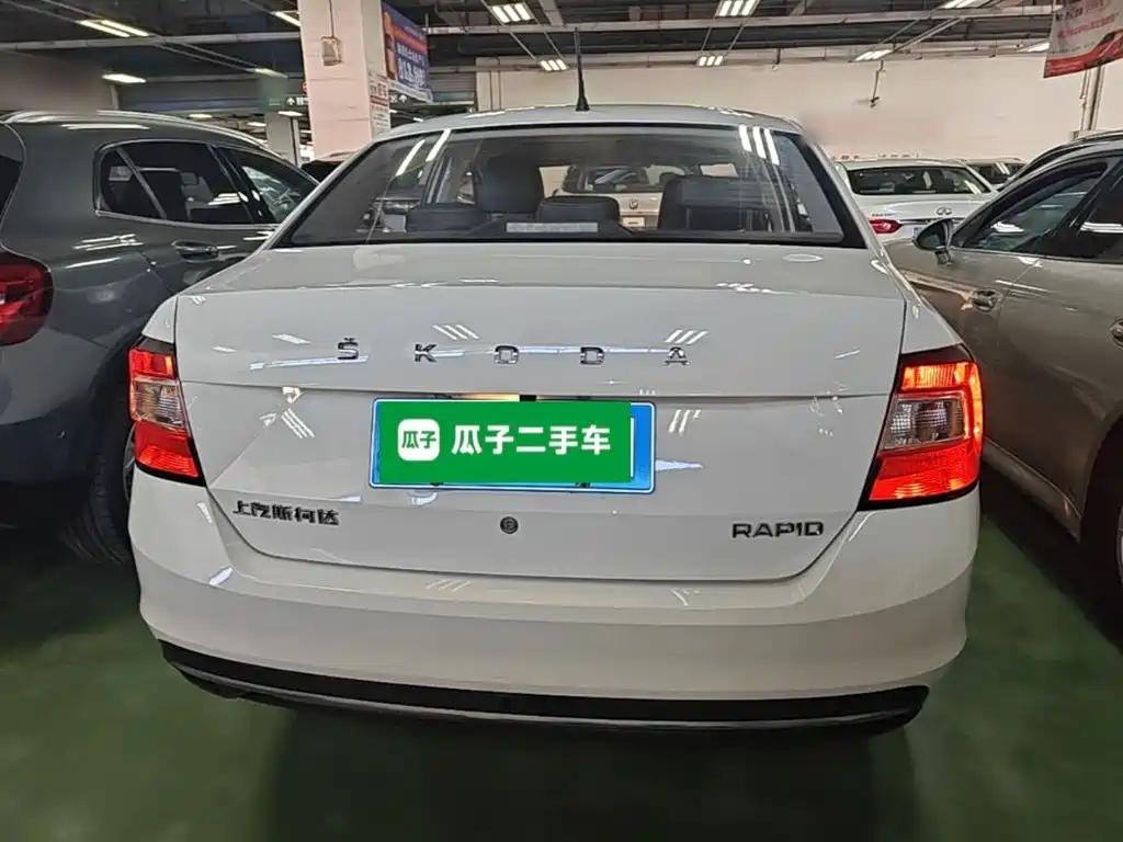Skoda Rapid — миниатюра 6