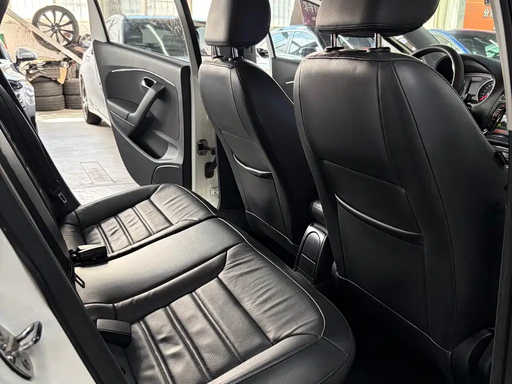 Volkswagen Polo — миниатюра 12