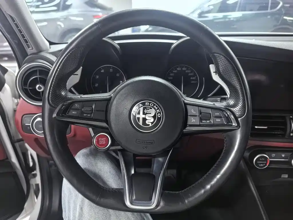 ALFA ROMEO GIULIA