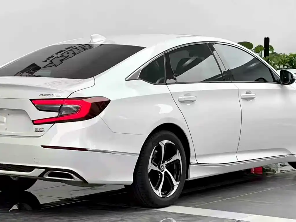 Honda Accord — миниатюра 8