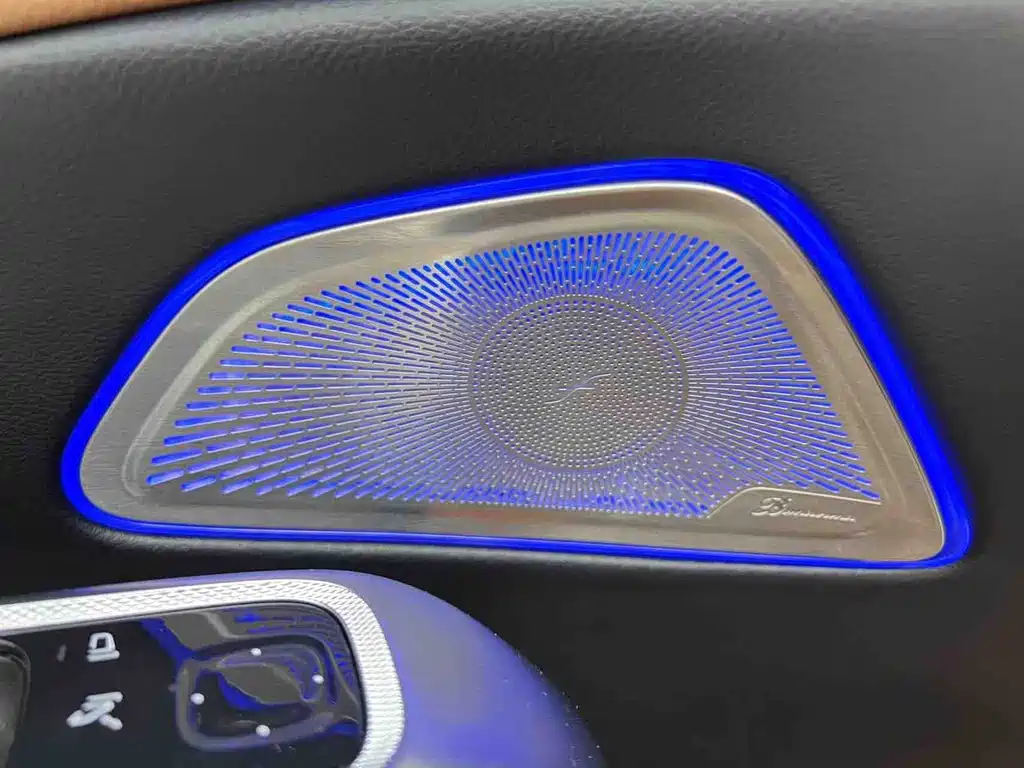Mercedes-Benz E-Class — миниатюра 10