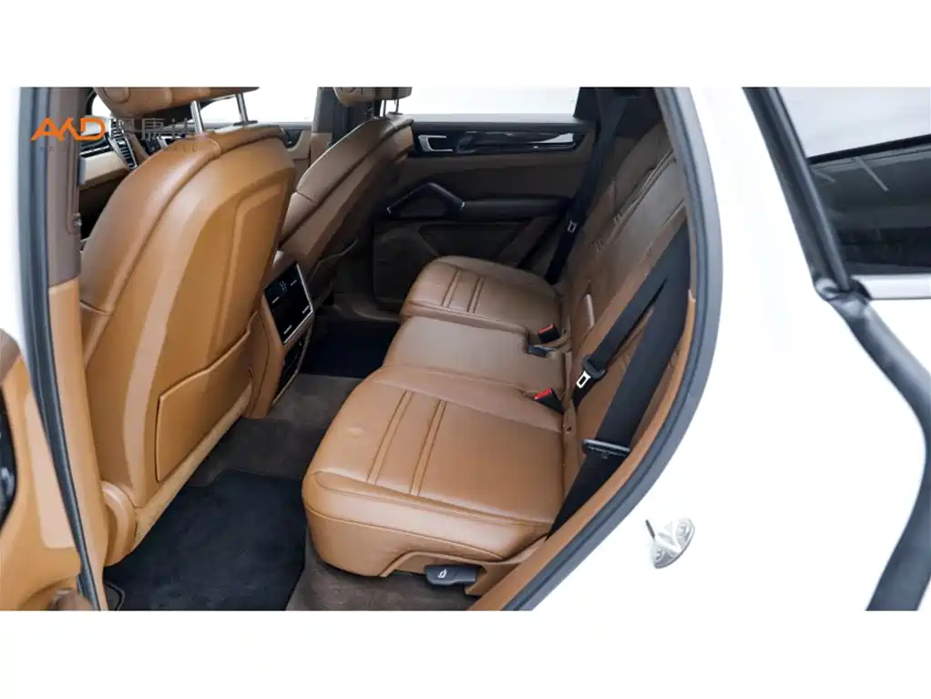 Porsche Cayenne — миниатюра 7