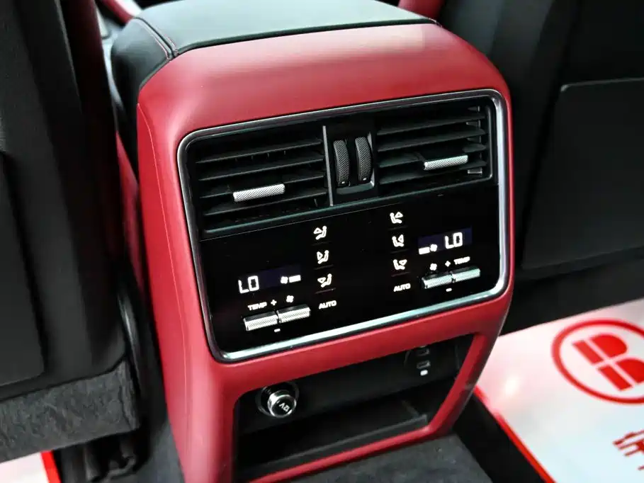 Porsche Cayenne Hybrid — миниатюра 28