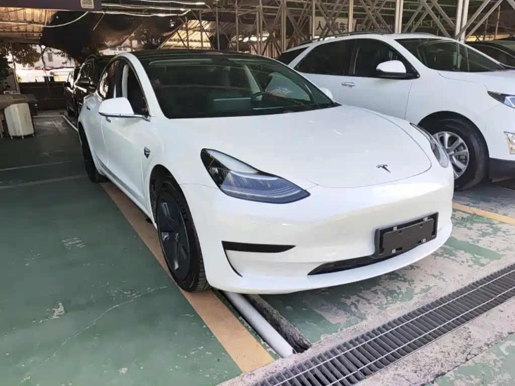 Tesla Model 3 — миниатюра 2