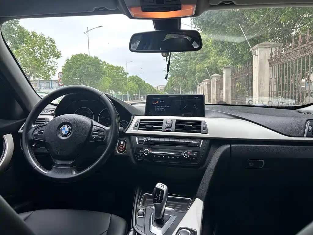 BMW 3 Series — миниатюра 12