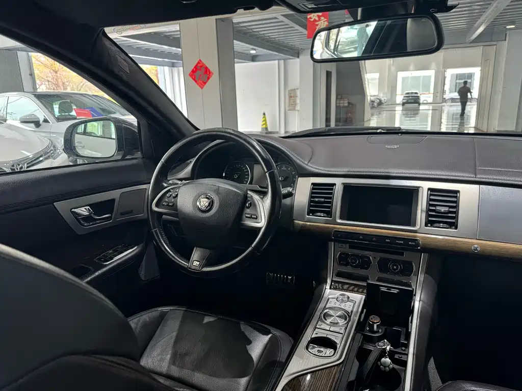 Jaguar XF 2015 XF 3.0 SC R-Sport Luxury